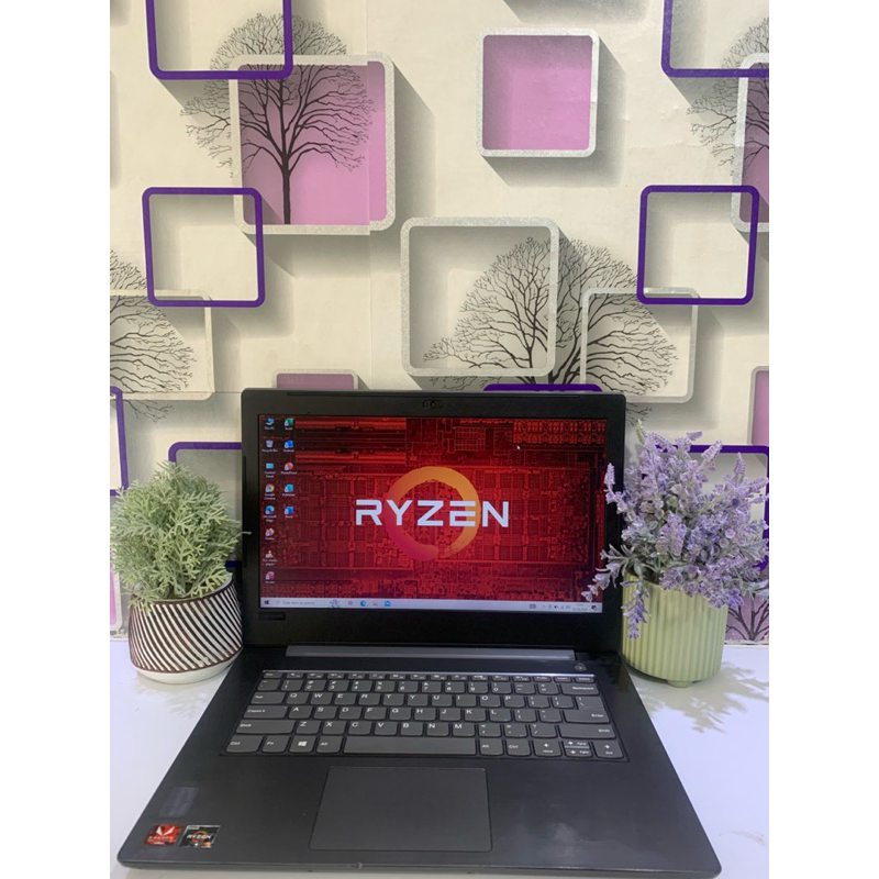 LENOVO 81B1 AMD Ryzen 3  2200U