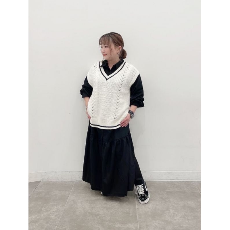 GU Global Uniqlo Vest Knit Academia Cable Knit Rajut Full Kepang BW List Black