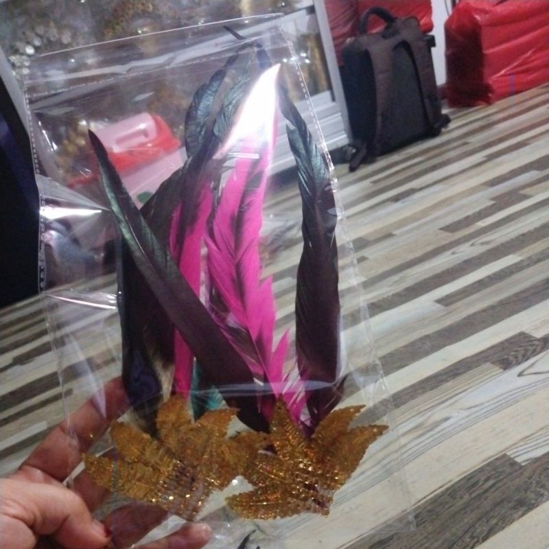 aksesoris kepala bulu ayam