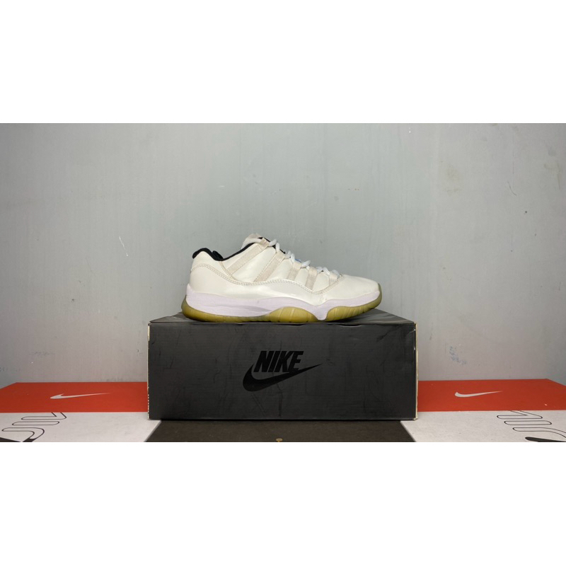 Sepatu Second Air Jordan 11 Low White Light Size 42 Original Guarantee 100%