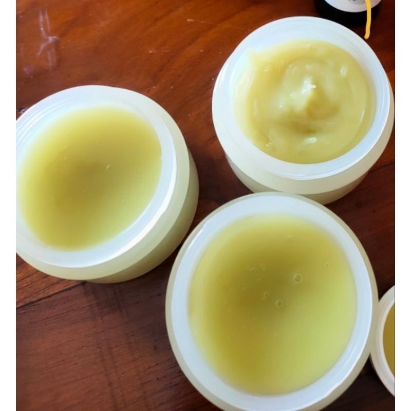 healing salve with calendula oil