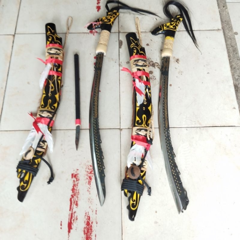 MANDAU JIMPUL LAES KHAS KALIMANTAN MANDAU DAYAK KALIMANTAN 80 CM
