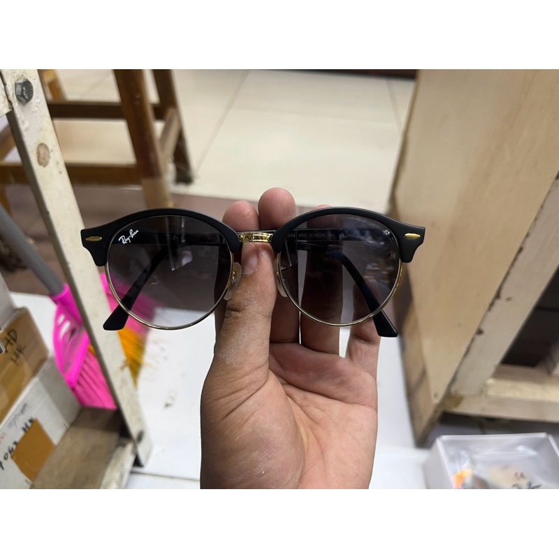 KACAMATA RAYBAN CLUBMASTER ROUND 4246 HITAM LENSA HITAM GRADASI