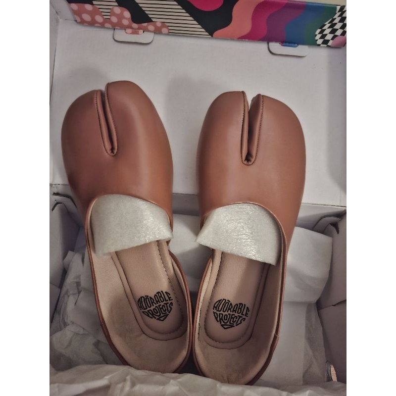 Adorable Projects - Lulula Flat Shoes Tan,  Sepatu Tabi