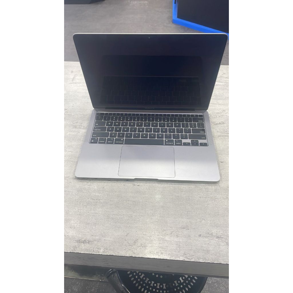 LAPTOP MACBOOKAIR 13 Ex Display PROSESOR M1 7C GPU RAM 8GB SSD 256GB 8C CPU