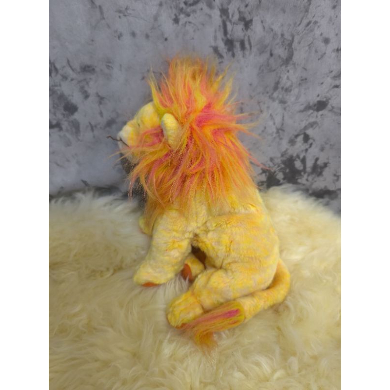 boneka Singa ty butiran