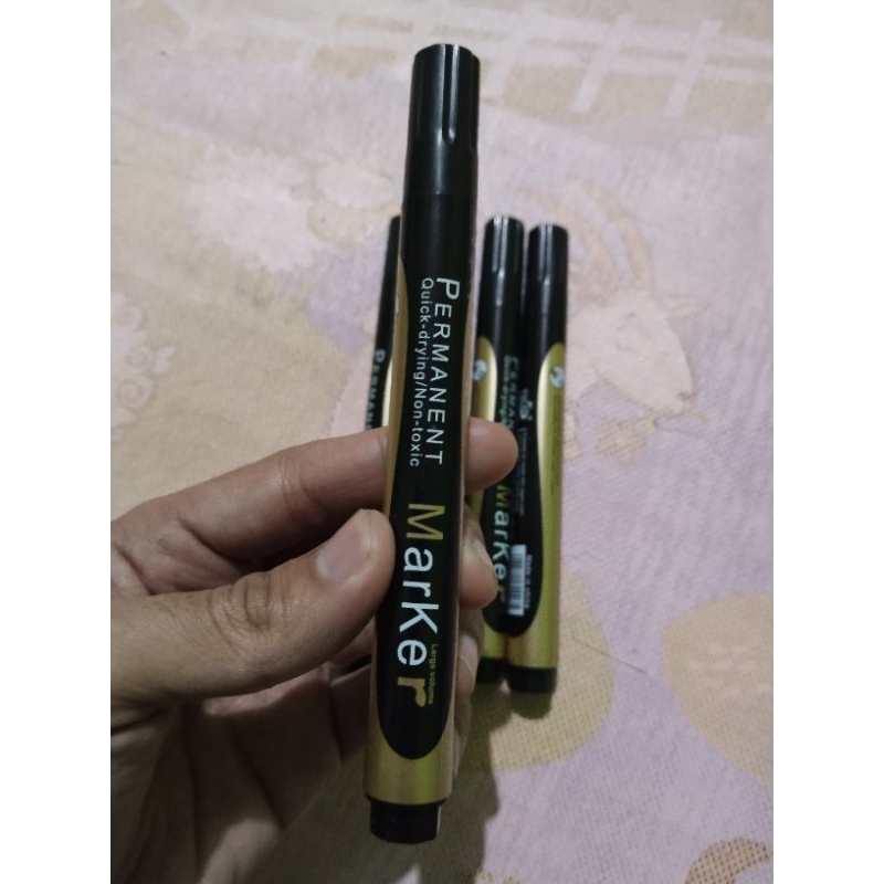 

spidol besar papan tulis permanent hitam