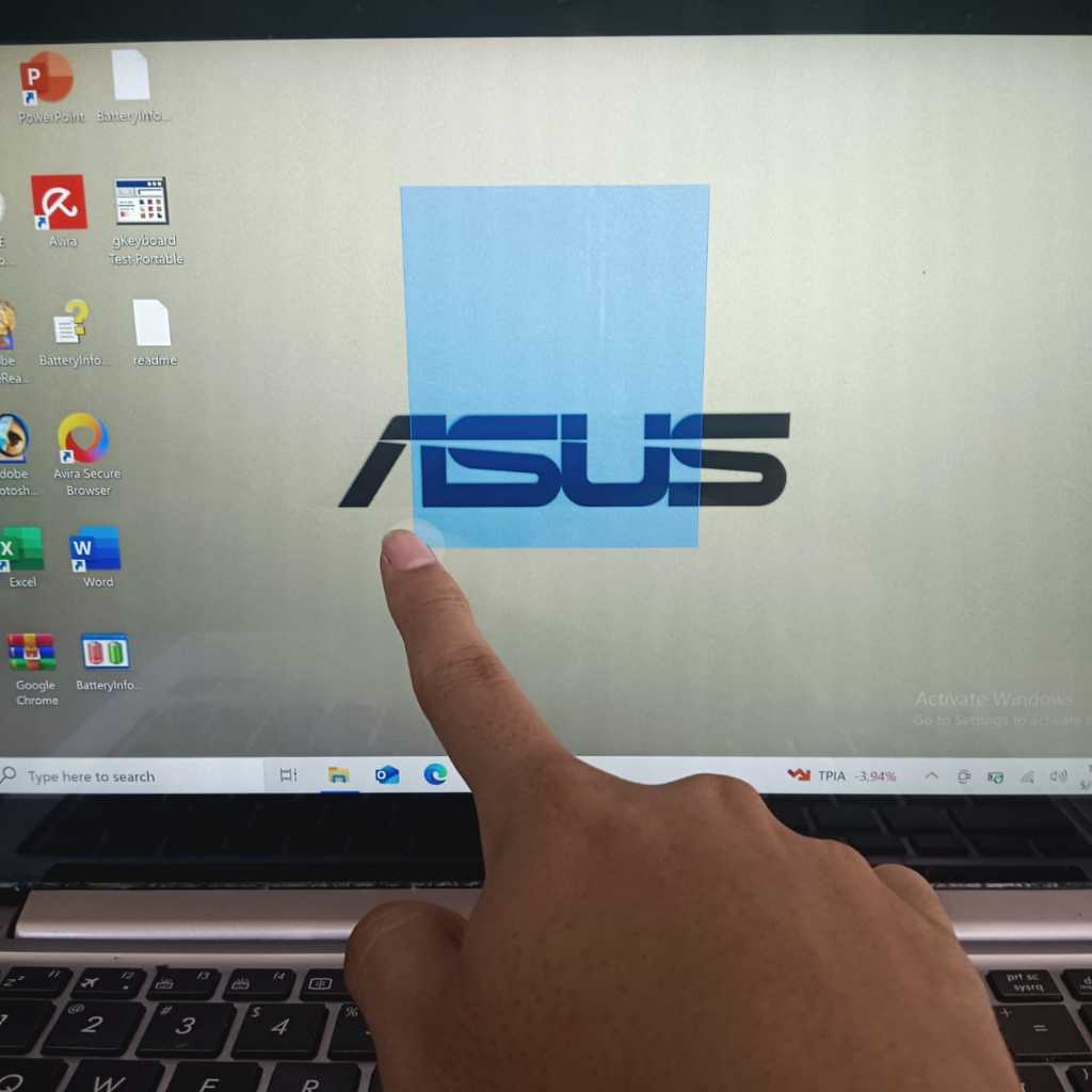 Laptop Asus Zenbook UX303LNB, Core i7-5500U, 8/128GB, #VGA, Caramel