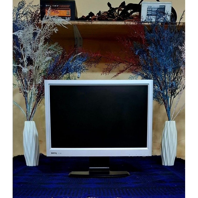 DIJUAL MONITOR BenQ 17 INCH MULUS