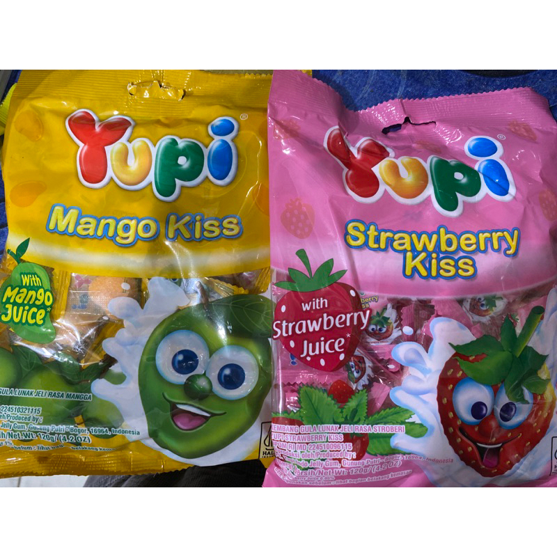 

permen yupi rasa mangga dan strawberi
