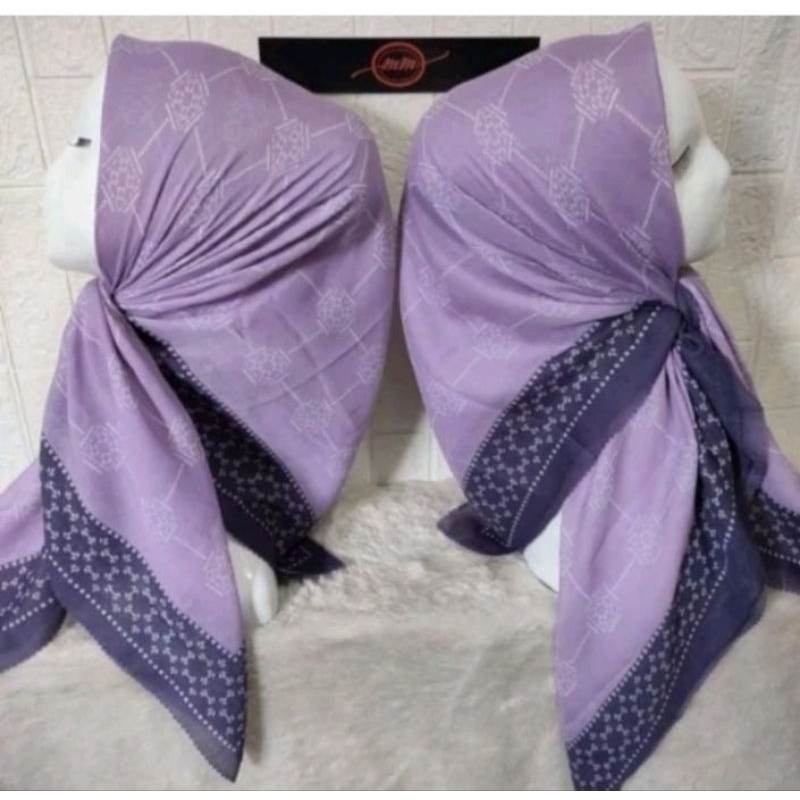 KERUDUNG SEGI EMPAT HIJAB MOTIF VOAL PREMIUM LUNA LILAC UNGU