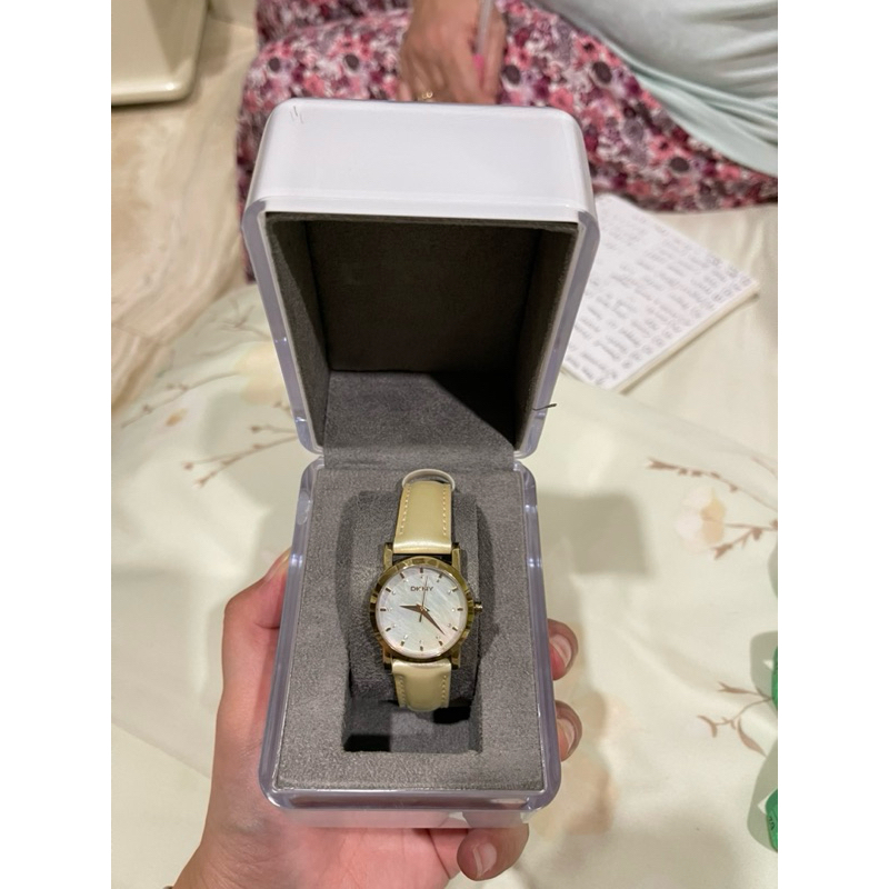 preloved jam tangan dkny