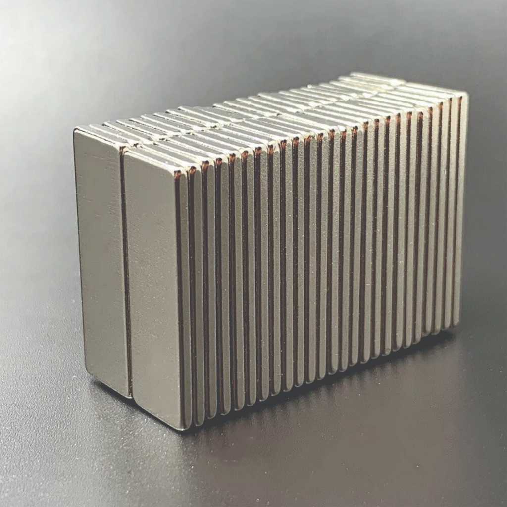 Magnet Neodymium Kotak Ukuran 20x10x2mm Strong Magnet -1pcs