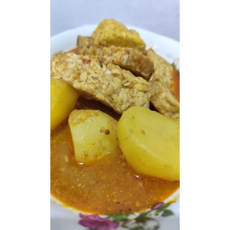 

Gulai tahu mix tempe mix kentang masakan kalimantan