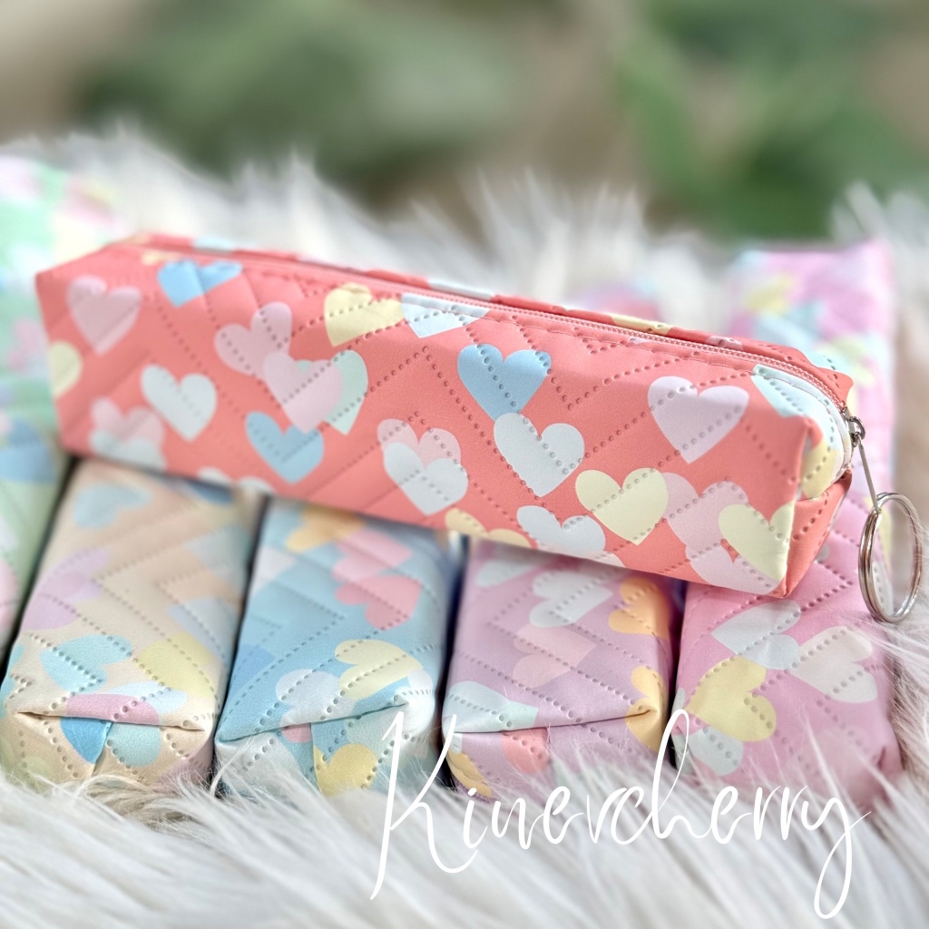 

Aesthetic Pensil Case With Love Motif / Tempat Pensil Resleting