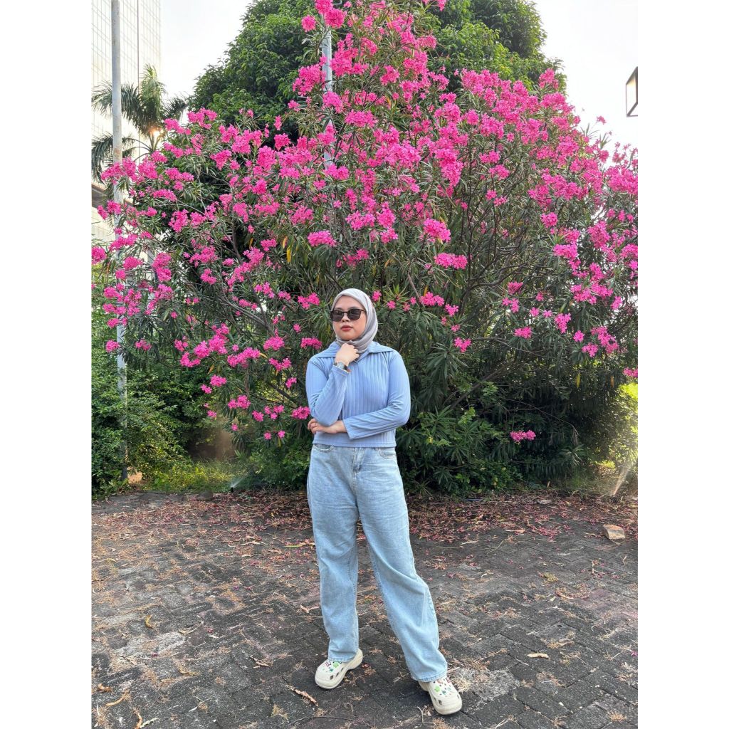 Hornet Crop Top Kekinian Polo Knit Premium / Kaos Crop Knit Polo