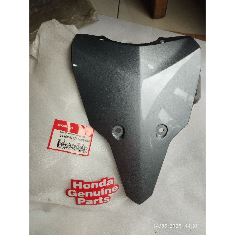 64302KZR600VSM / COVER FRONT TOP / DASI PLAT NO VARIO 125 KZR SERI WARNA VIOLET