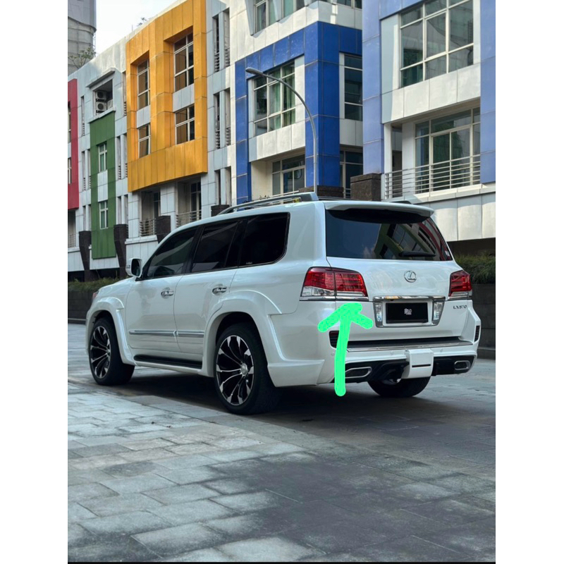 Reflektor Bagasi Lampu Bagasi LX570 Original