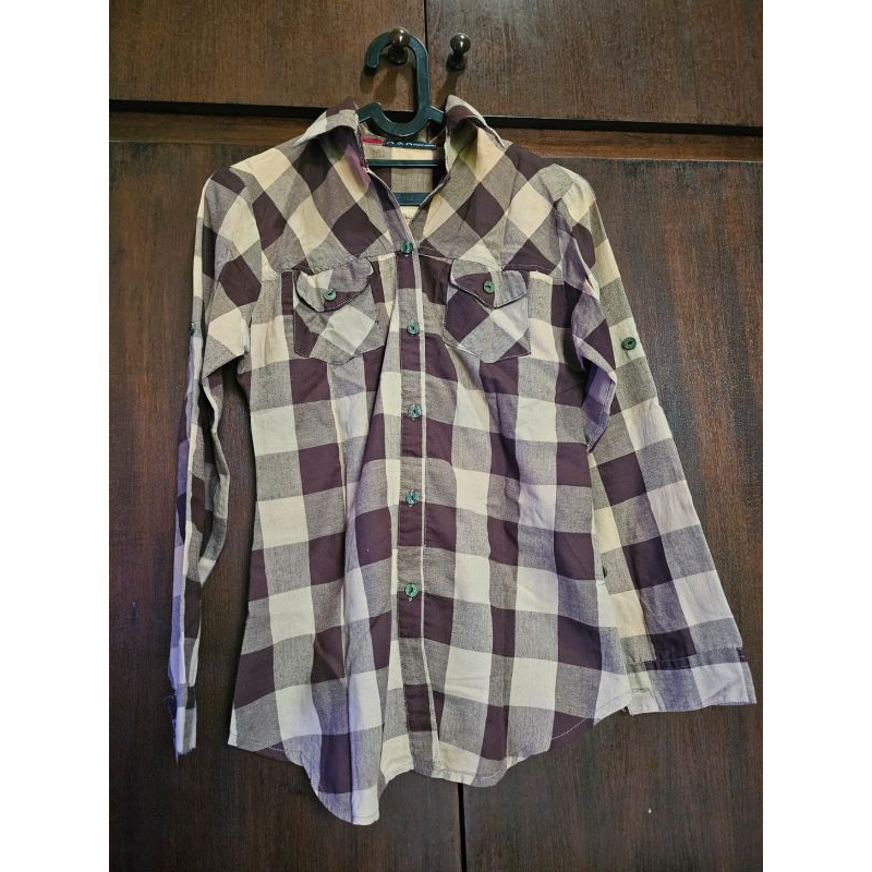 preloved kemeja kotak2 pria warna coklat dan cream kemeja kotak2 second