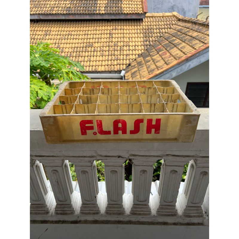 

Krat Botol Minuman Flash, Pendek