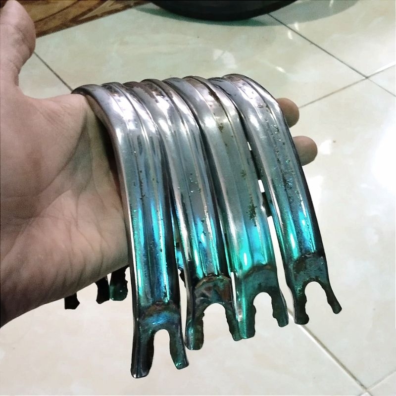 Honda c70 c700 c800 - Klem bando sayap legshield Tebeng Original bekas