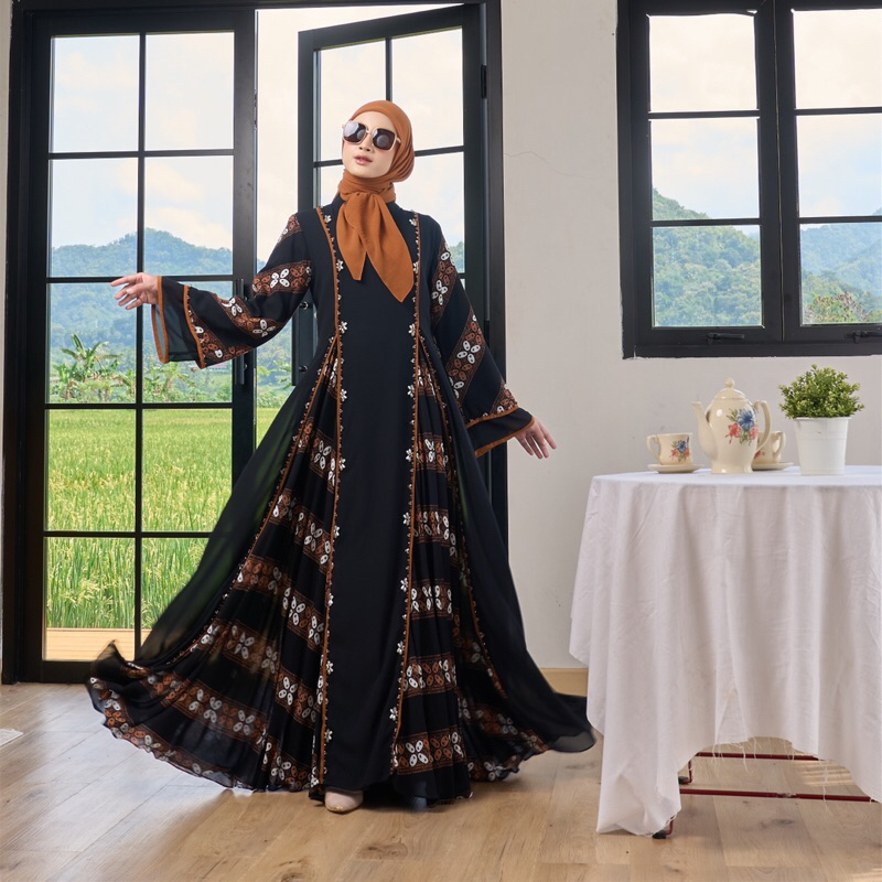 Cikita Dress Batik Crepe Pearl dengan Manik Swarovski, Panjang 145 cm, Tersedia Ukuran S-XL
