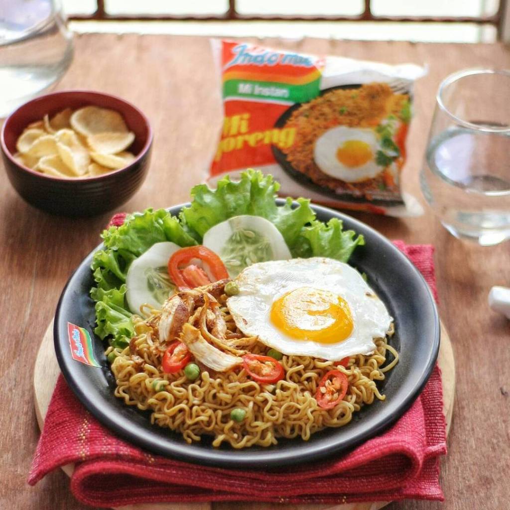 

MIE INDOMIE 1 KARTON ISI 40 BISA DI MIX 20+20/MIE GORENG/AYAM BAWANG/SOTO