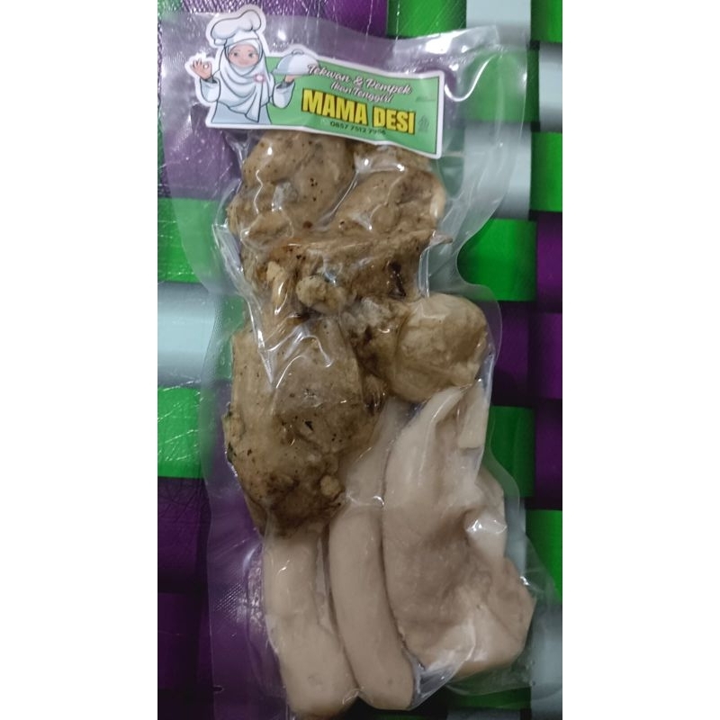 

Pempek Paket Campur ikan tenggiri isi 6
