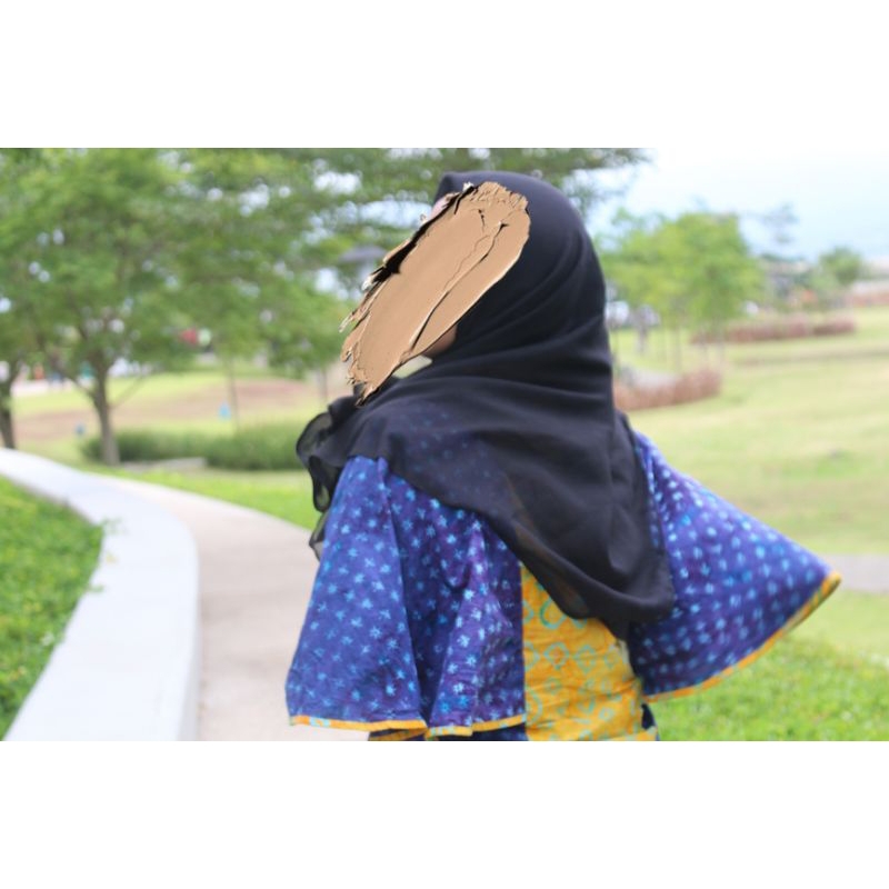 Batik Modern Cantik: Atasan Blus Tunik Wanita Motif Kekinian Elegan