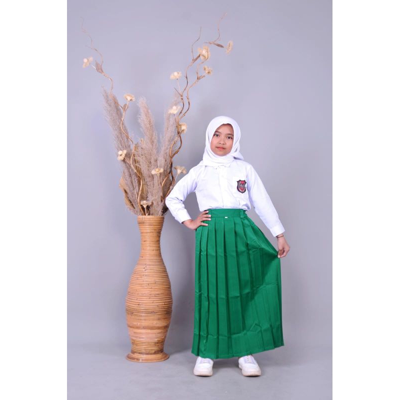 Rok seragam sekolah MI warna hijau