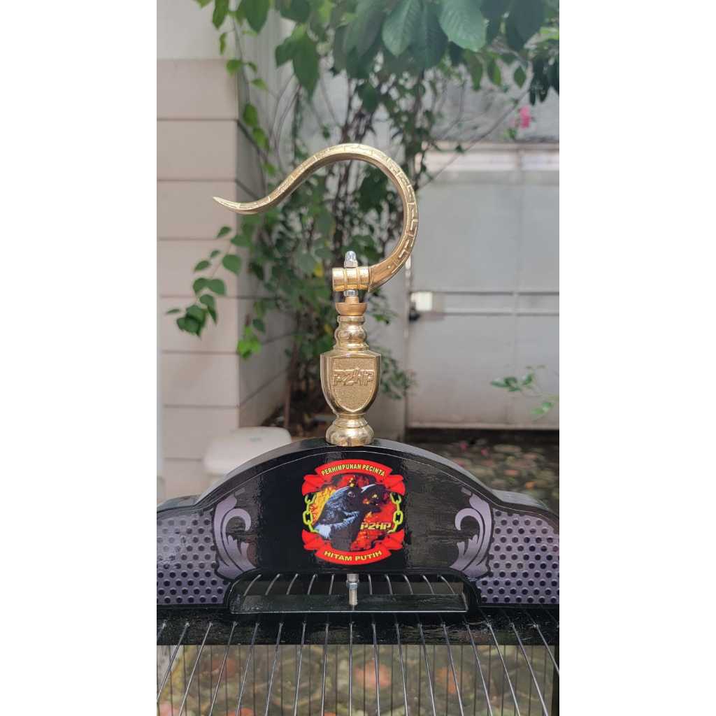 GANTUNGAN SANGKAR BURUNG P2HP – HANGER SANGKAR KUNINGAN MOTIF P2HP