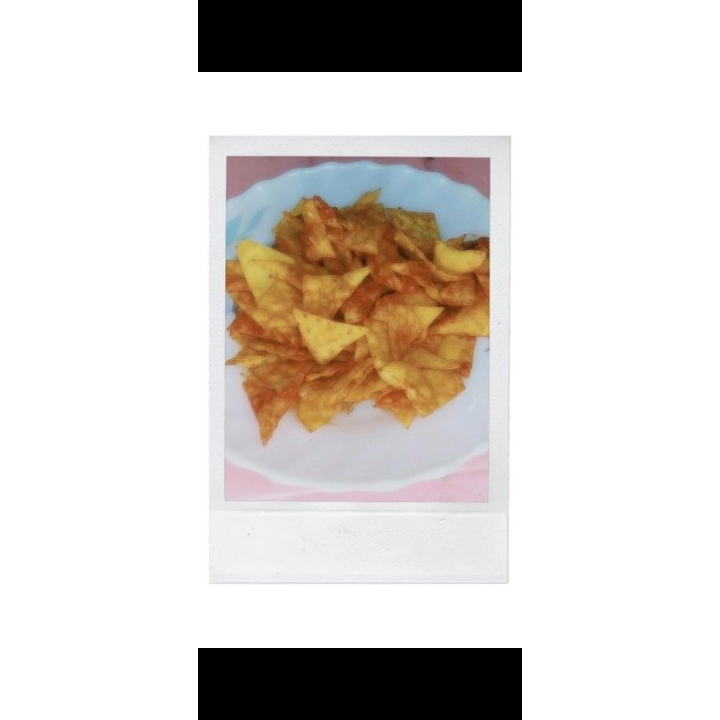 

camilan kulit pangsit atau jajanan kulit pangsit kekinian bervariasi rasa kemasan 50 gr dan 100 gr