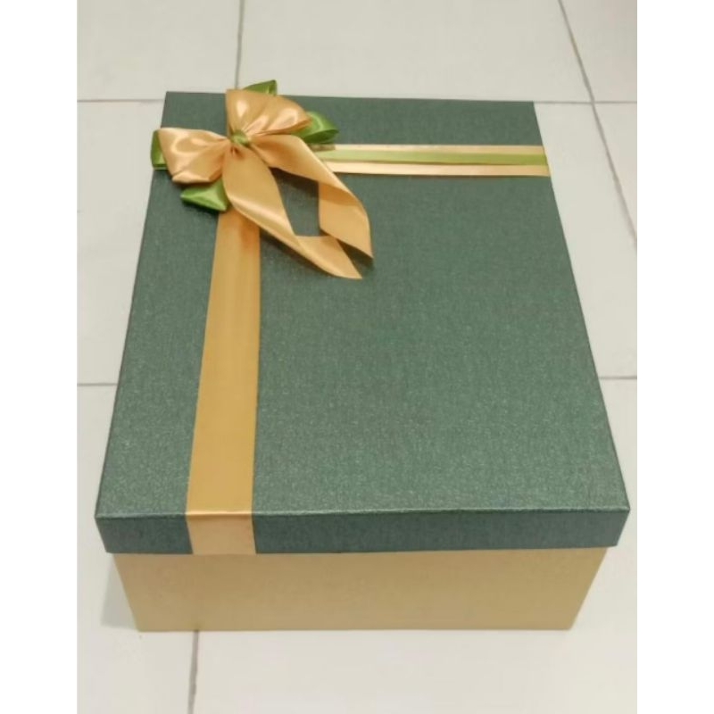 

BOX ISI SEPATU ISTIMEWA 04