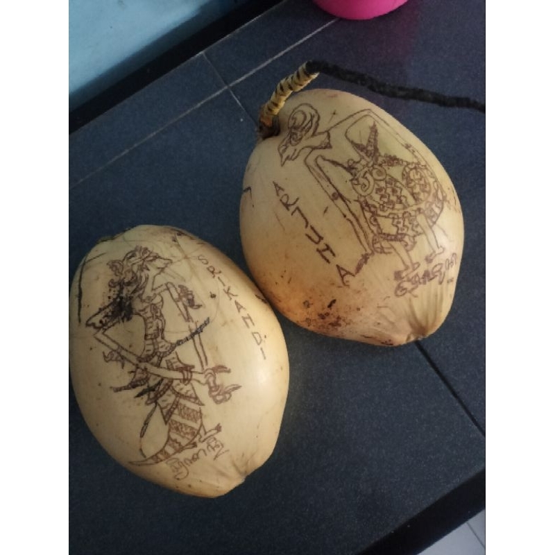 

kelapa gading murah / 7bulanan / tingkepan