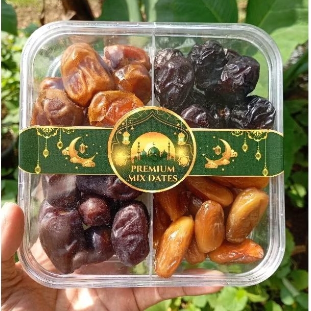 

Kurma Premium 4 Sekat - Premium Mix Dates