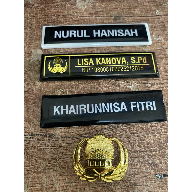 

NAME TAG NAMETAG NAMA DADA AKRILIK CUTOM DESAIN PENITI MAGNET PAKU