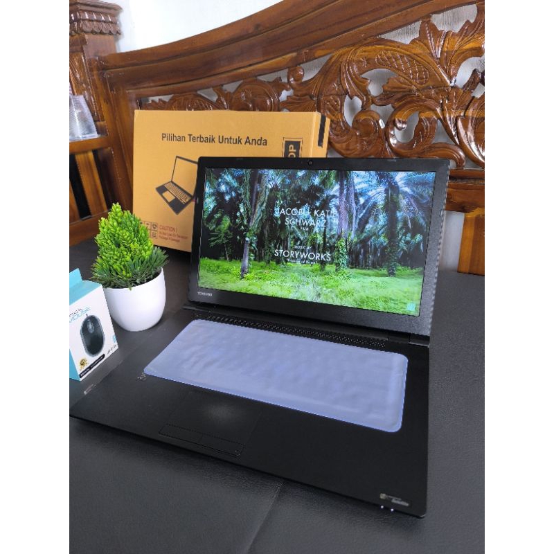 Laptop Toshiba  Intel Core I5 penyimpanan SSD 256GB Windows 11pro