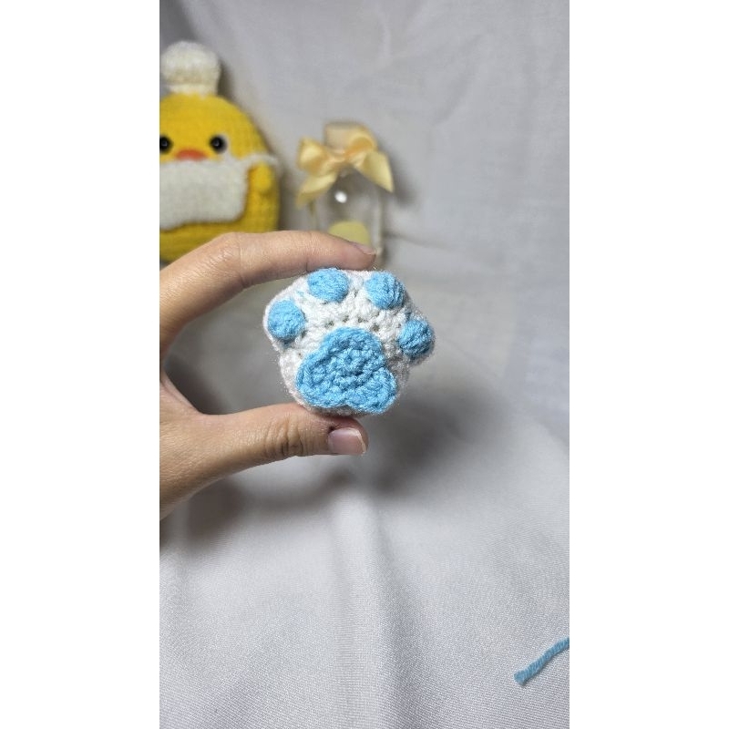 [PIAAMIGURUMI] Amigurumi kaki kucing keychain || Cat paw crochet