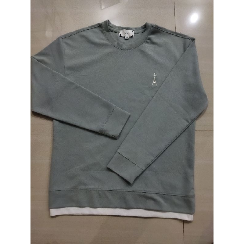 Preloved Sweater atasan cewek/cowok by TATE SIGNATURE Original