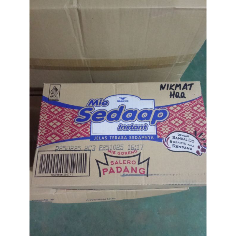 

mi instan mi goreng selera Padang dengan sambal ijo 1ds isi 40pcs