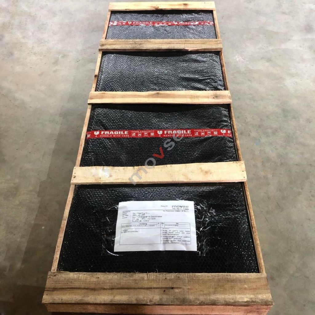 

Packing Kayu + Polyfoam + Bubble Wrap untuk Cargo Pintu atau Jendela: Luar Kota