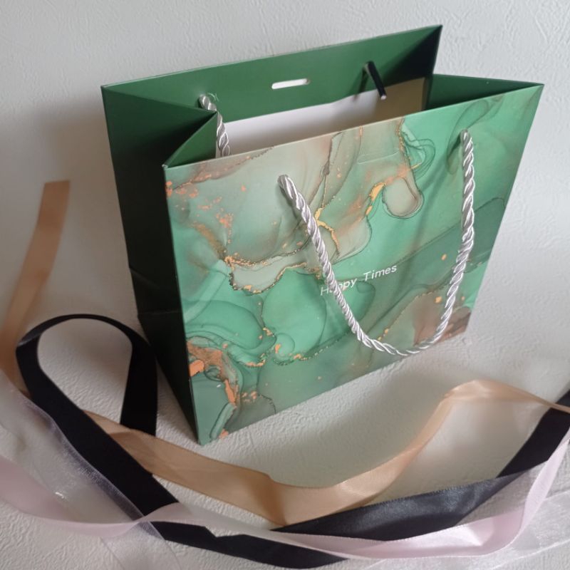 

paperbag import kecil gratis pita | paper bag premium | motif F | paperbag jogja