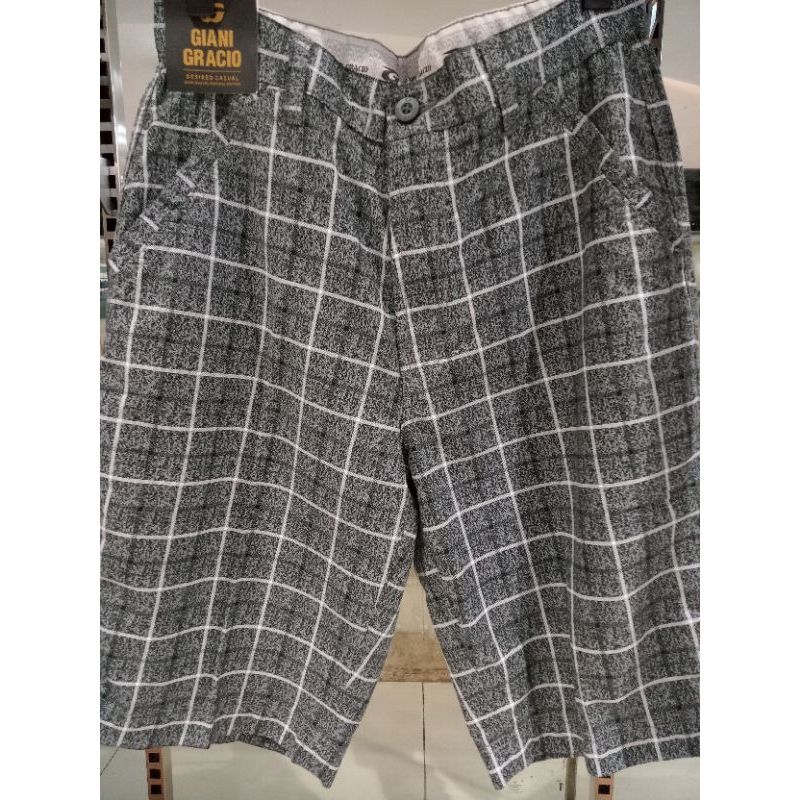 CELANA PENDEK GIANI GRACIO
