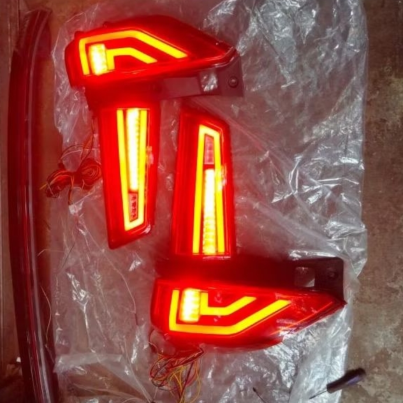 stoplamp lampu belakang variasi Innova reborn led