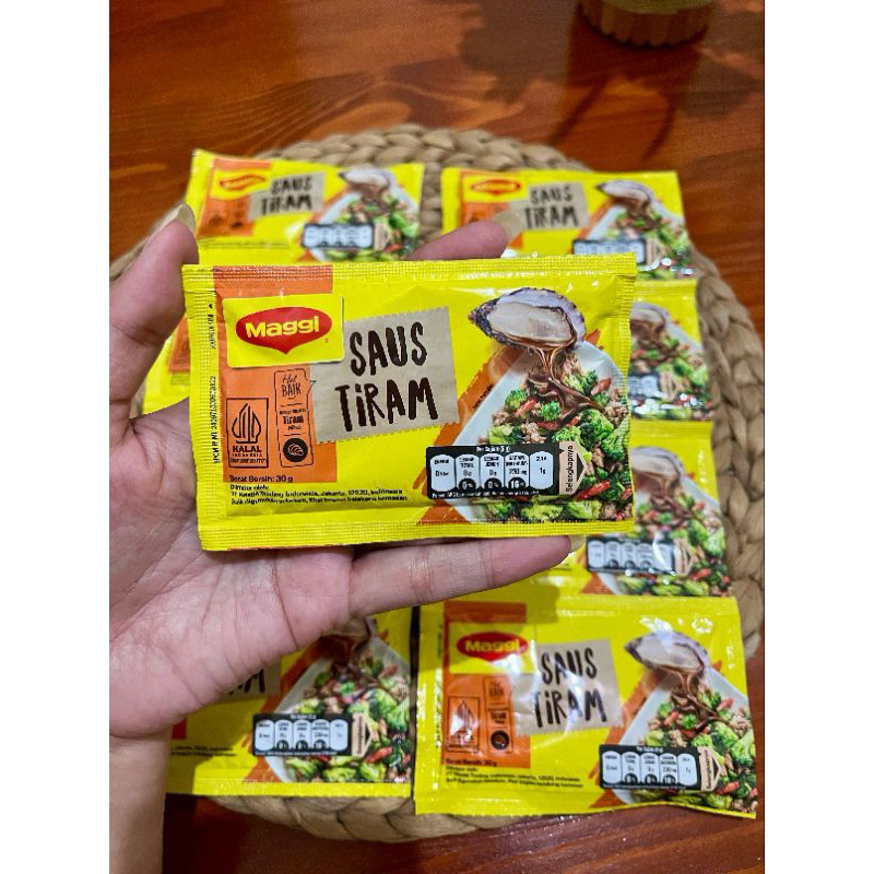 

maggi saus tiram renteng 30ml isi 12 Sachet