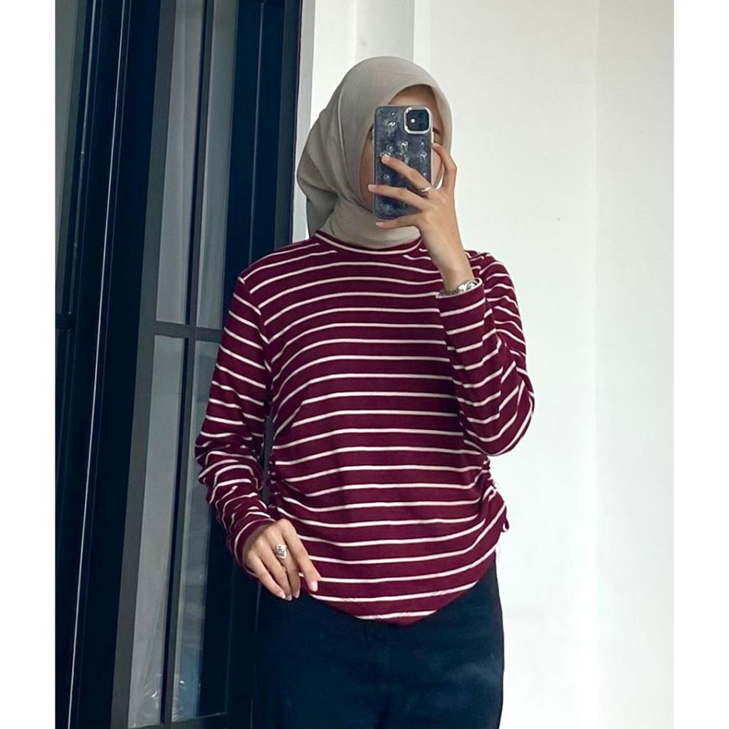Kaos Garis Merah Wanita Lengan Panjang