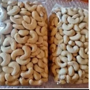 

Kacang Mede/Mete Utuh Mentah 1kg
