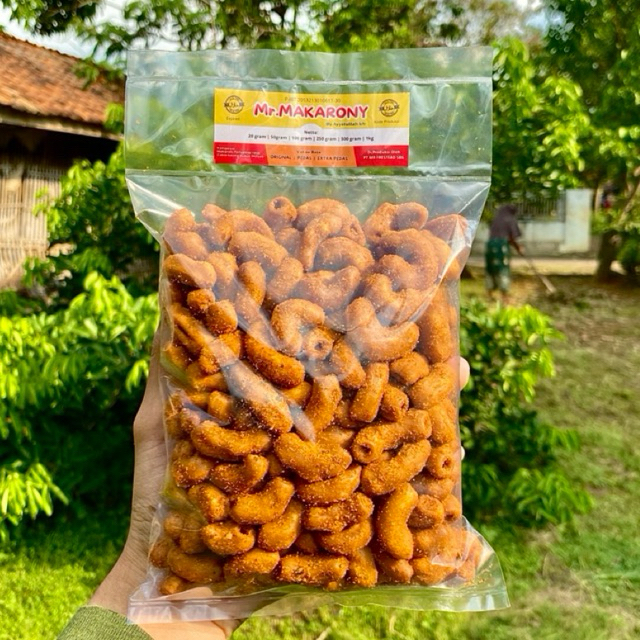 

1/4 Kg MAKARONI Bantat Pedas Daun Jeruk | by Mr.MAKARONY | Rasa original,pedas,daun jeruk | ukuran 250 gram | cemilan ringan pedas | Snack Foods