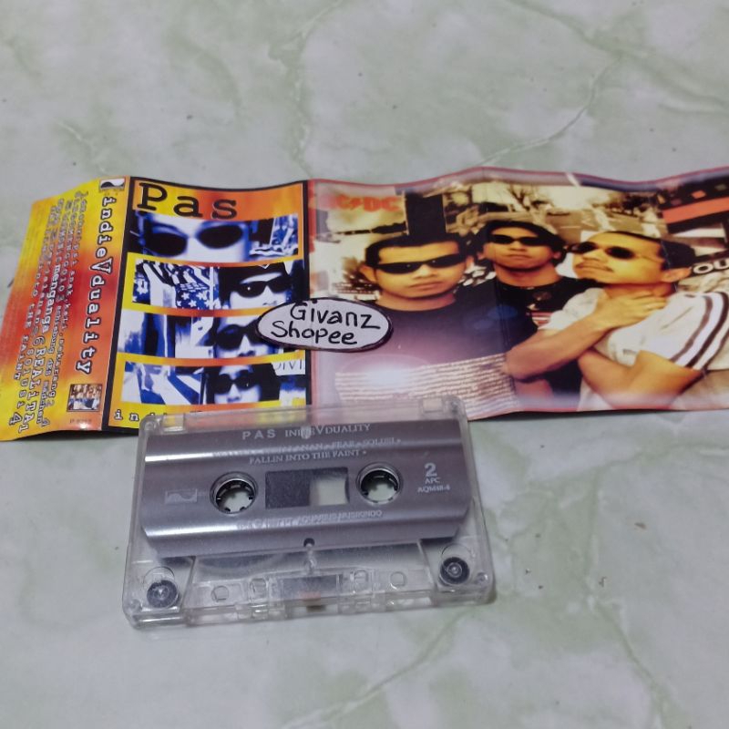 kaset pita pas band - indievduality