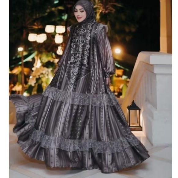 SHELLASAUKIA SS STORE DRESS IN BALI SSAHAJA FASHION SHOW